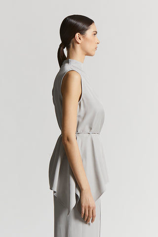 Fluid peach-finish top