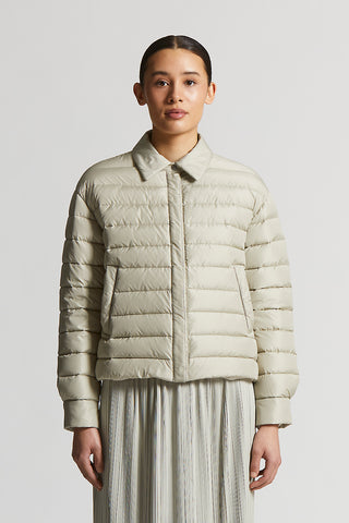 Spread-collar down jacket