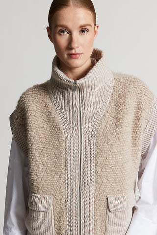 Fur-stitch vest