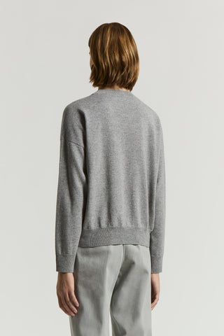 Cashmere, silk and wool yarn sweater