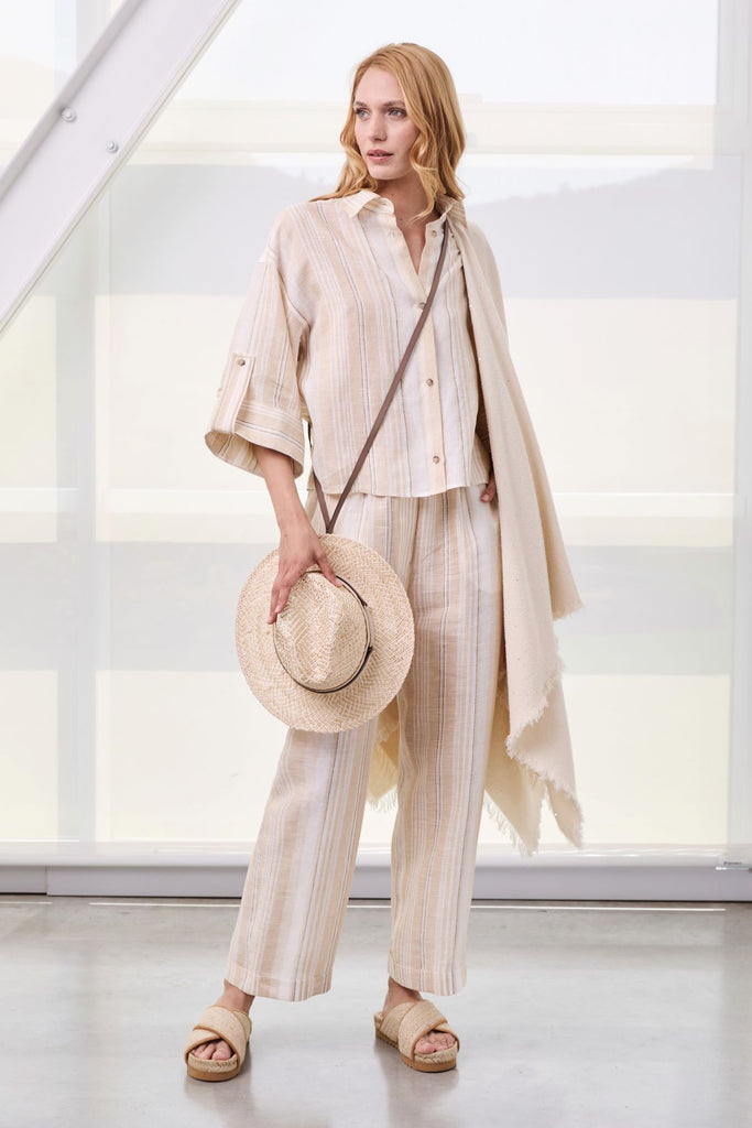 Cropped shirt in striped pure linen with 3/4 sleeves embellished with diamond cut chain tabs  