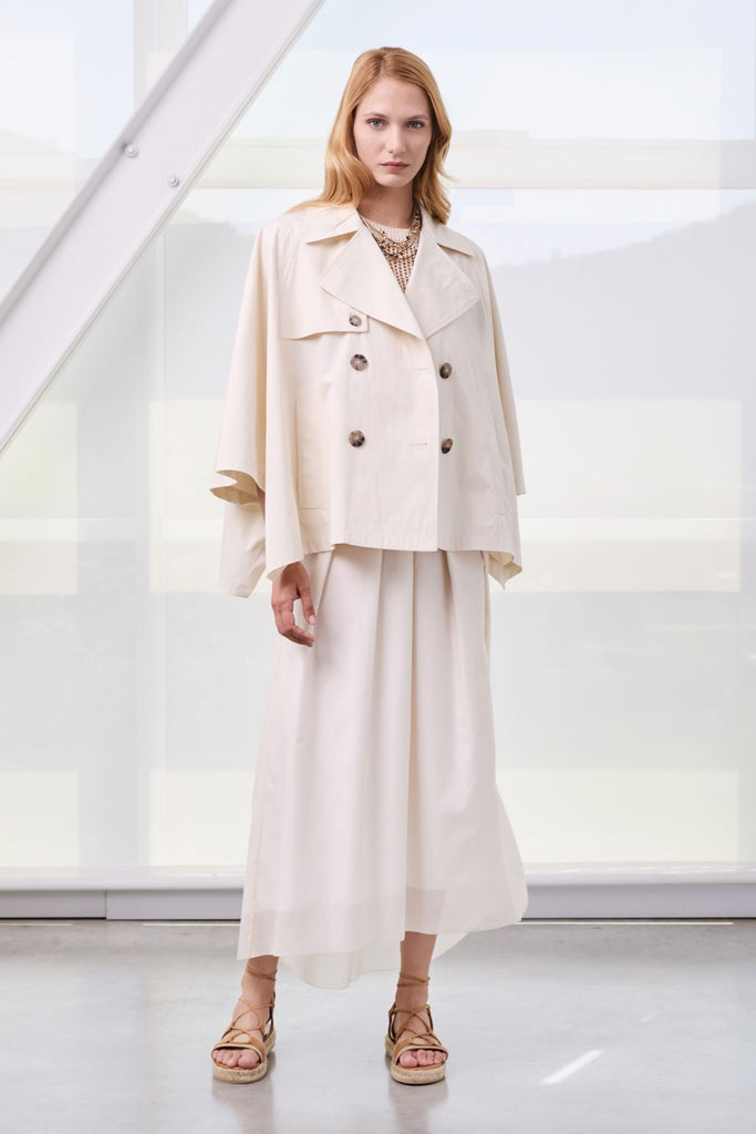 Elegant double-breasted  cape trenchcoat in stretch cotton gabardine  