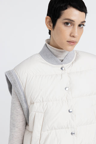 Short sleeveless down jacket with bomber neck  