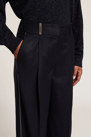 Pantalone carrot in flanella di lana