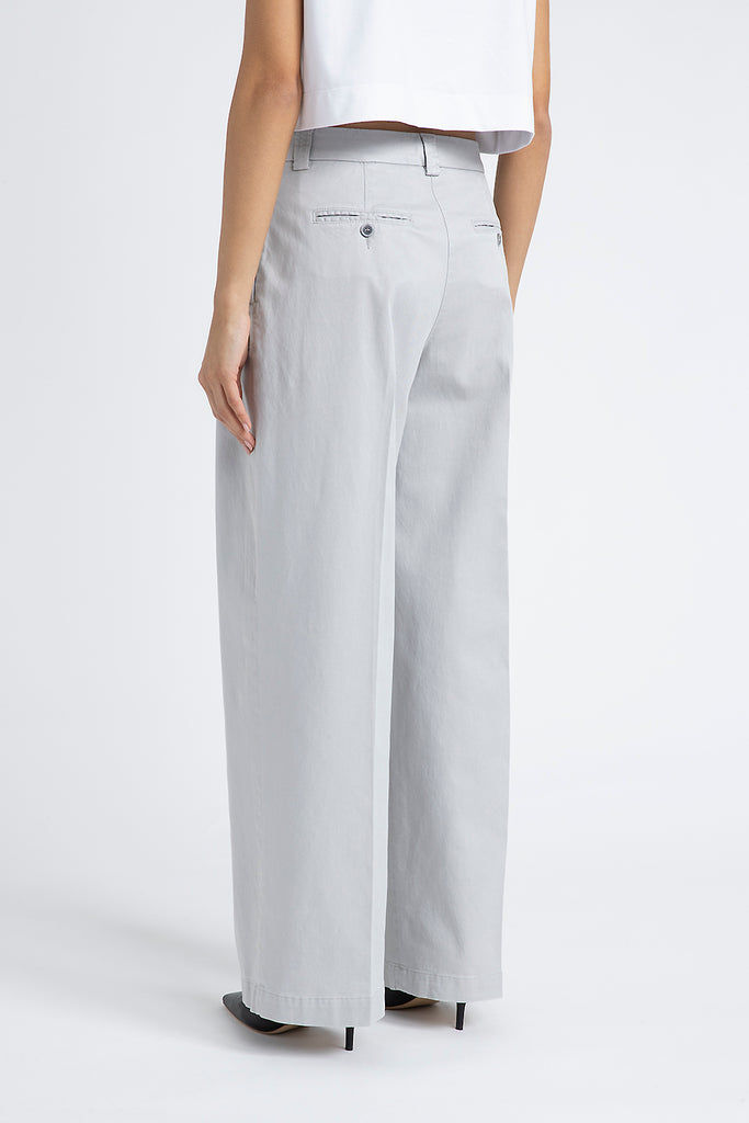 Pleated trousers in cotton silk gabardine and tencel  