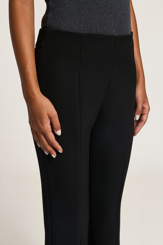 Pantalone a sigaretta in tela tecnica compatta