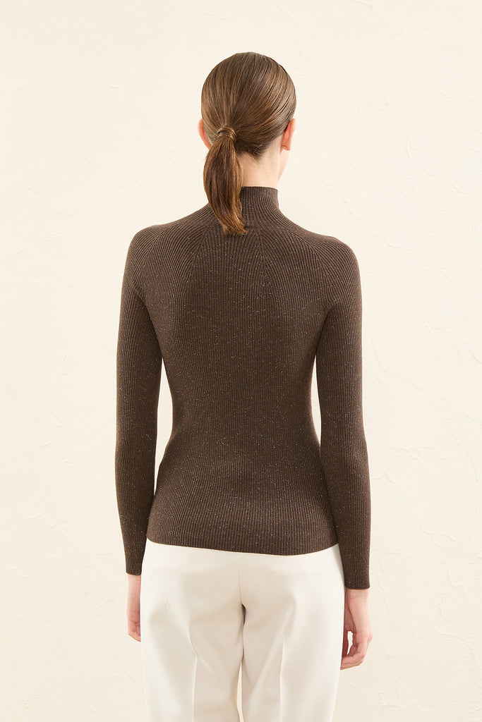 Wool and viscose yarn with laminated thread sweater  
