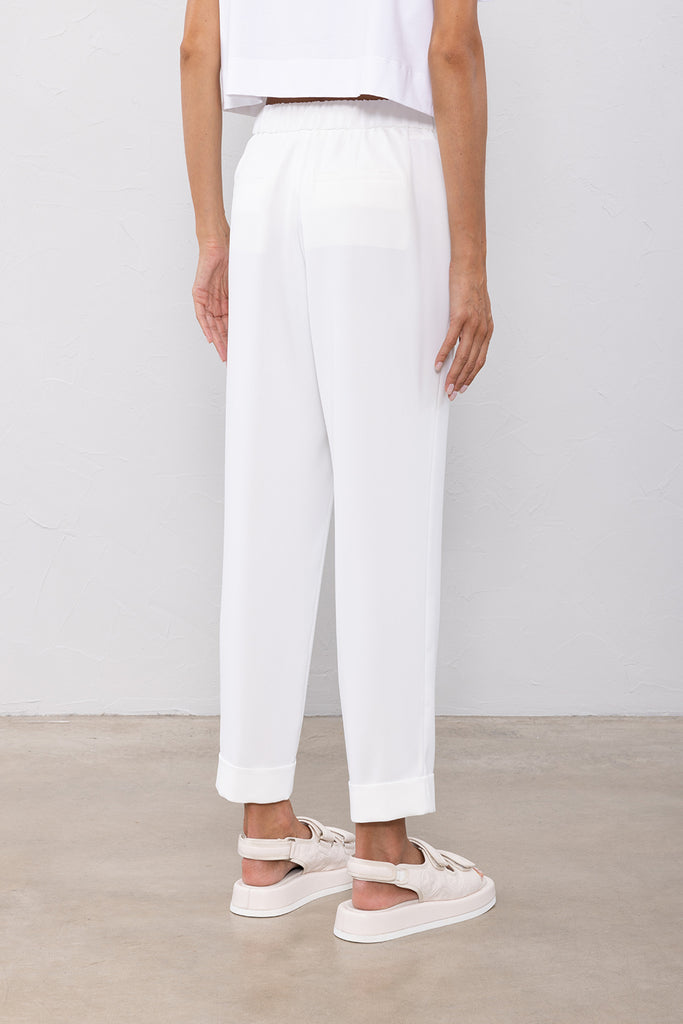 Trousers in technical crêpe cady  