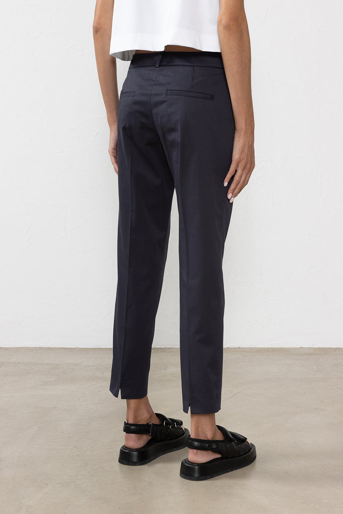 Trousers in light cotton satin  