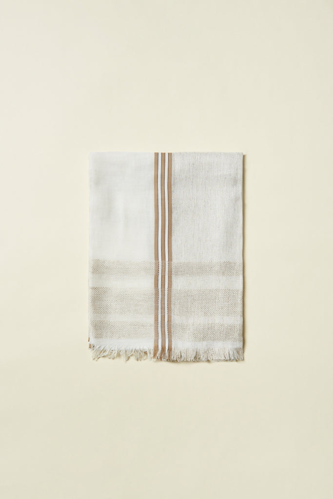 Wrap in linen, cotton and viscose blend  