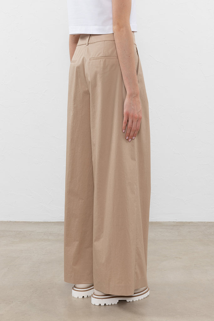 Trousers in crisp light cotton satin  