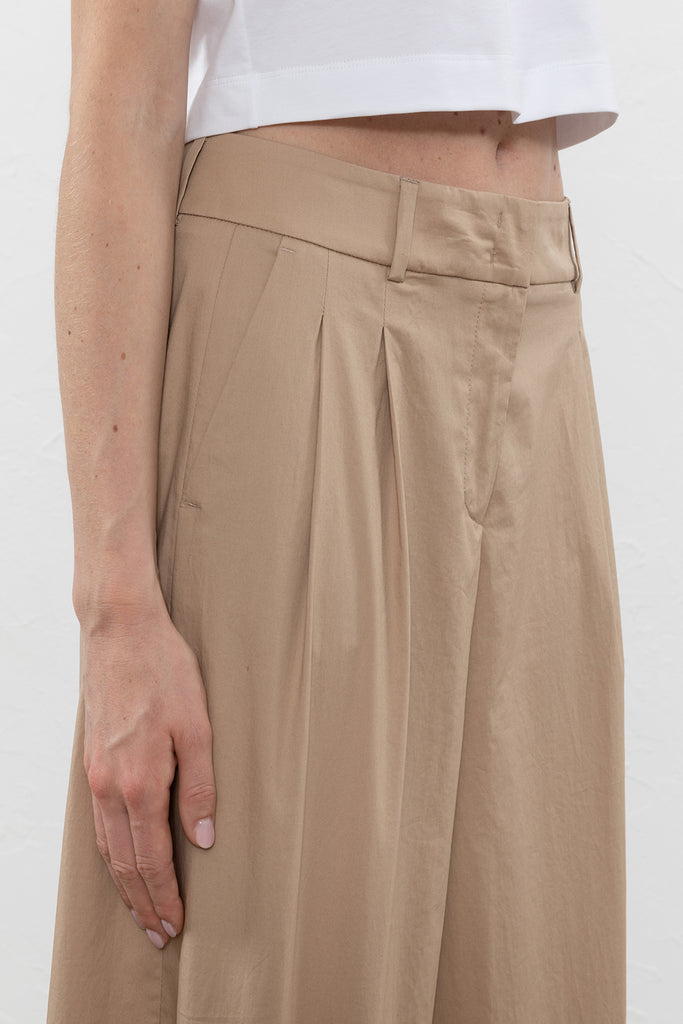 Trousers in crisp light cotton satin  