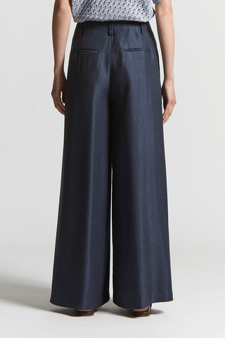 Trousers in light and cool pure linen fabric