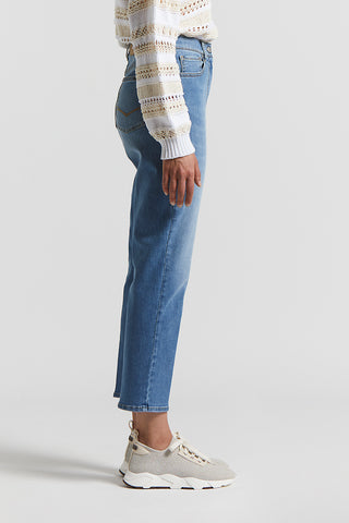 Washed slim denim in lightweight comfort cotton