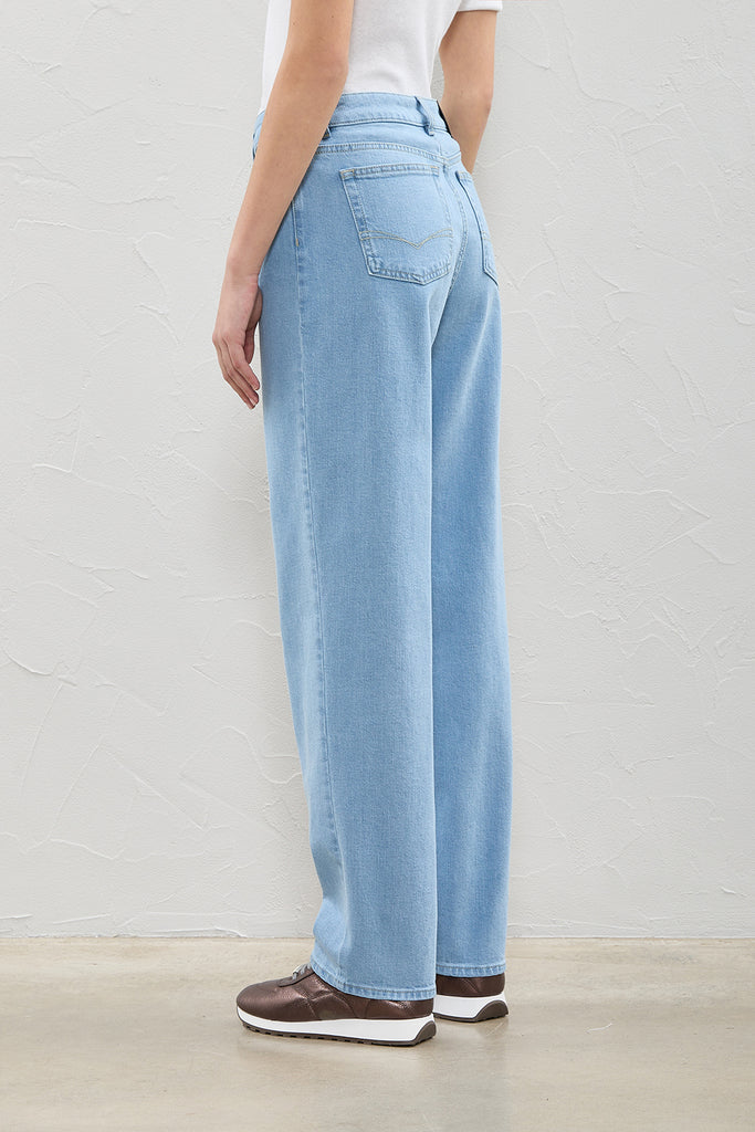 Low waist denim jeans  