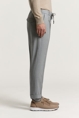 Pantalone jogger in gabardina cardata in pura lana