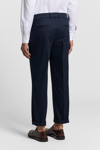 Pantalone con pince in gabardina in puro cotone