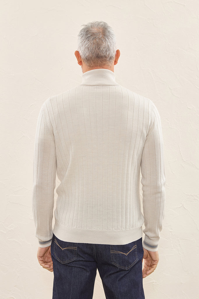 Turtleneck in soft pure wool  