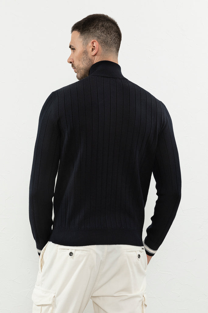 Turtleneck in soft pure wool  