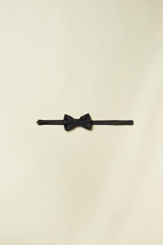 Bow tie in soft stretch nylon satin  