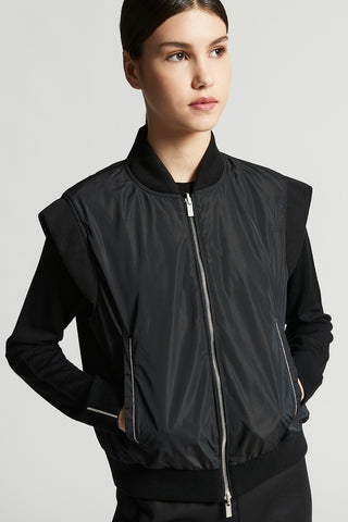 Short sleeveless down jacket with bomber collar