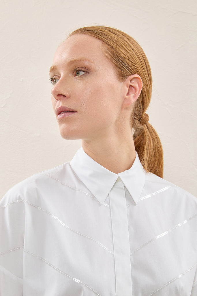 Embroidered shirt in stretch popeline  