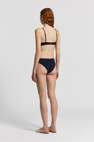 Bikini with adjustable straps