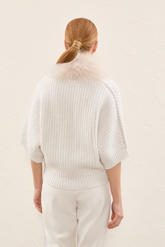 Sweater with fur collar  