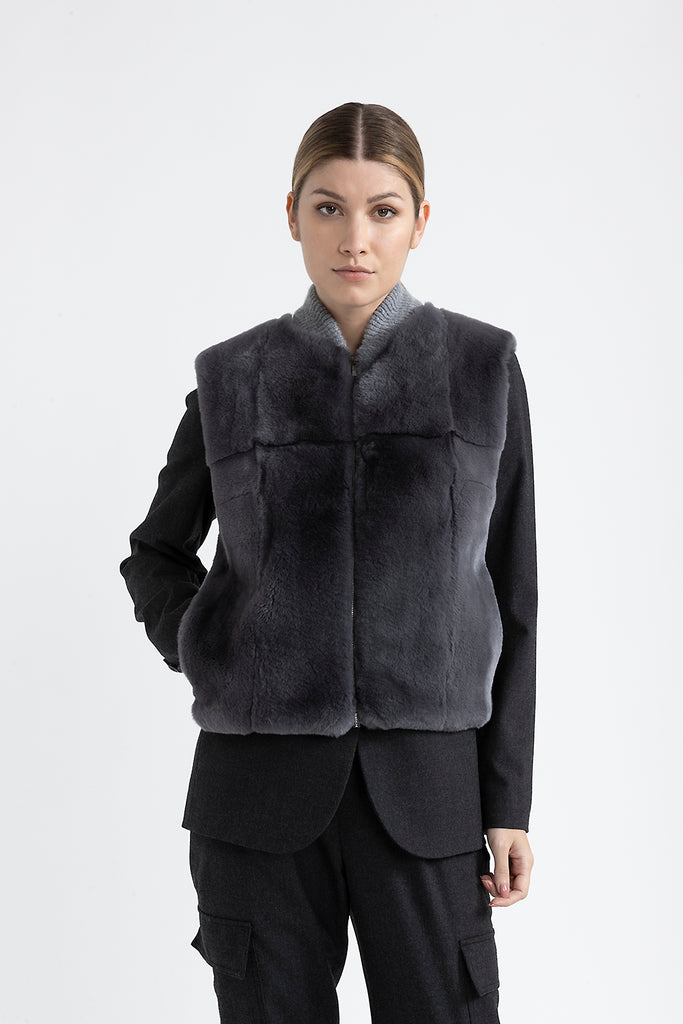 Knitted gilet with fur trim  