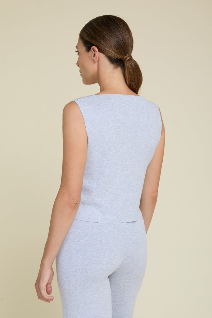 Sleeveless top in solid Egypt cotton yarn  
