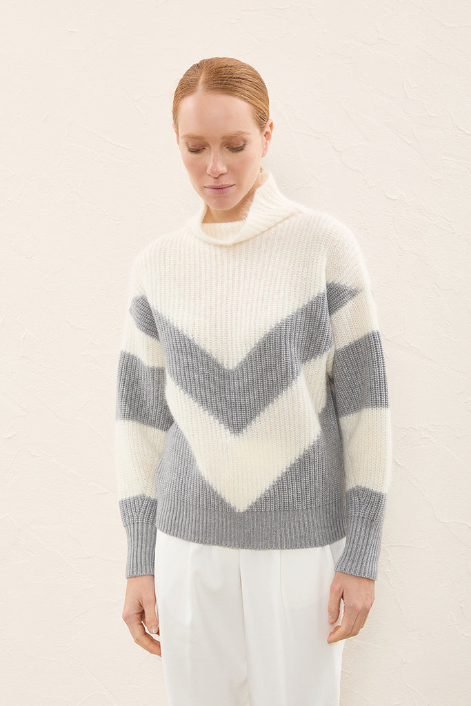 Sweater in wool, silk, cashmere and lurex threads  