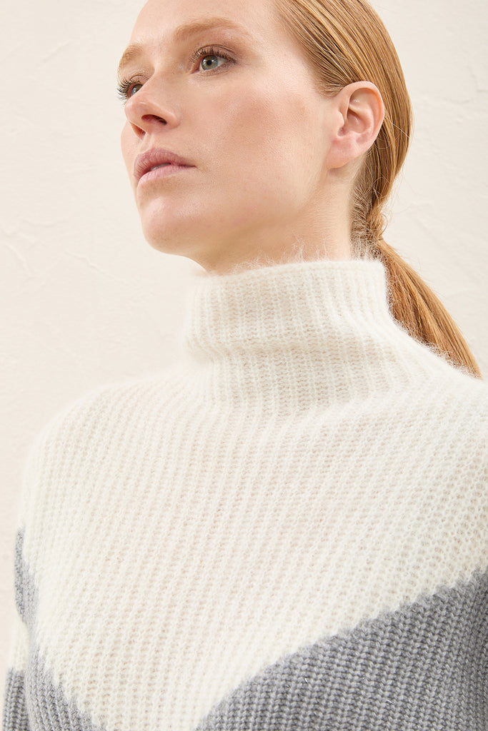 Sweater in wool, silk, cashmere and lurex threads  