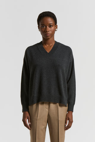 Maglia collo a V in filato di puro cashmere