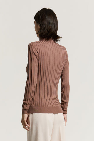Maglia lupetto in pura lana vergine