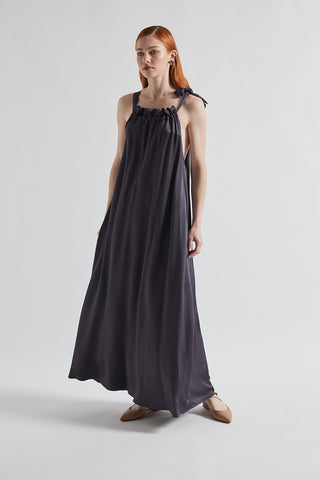 Long dress with American neckline  