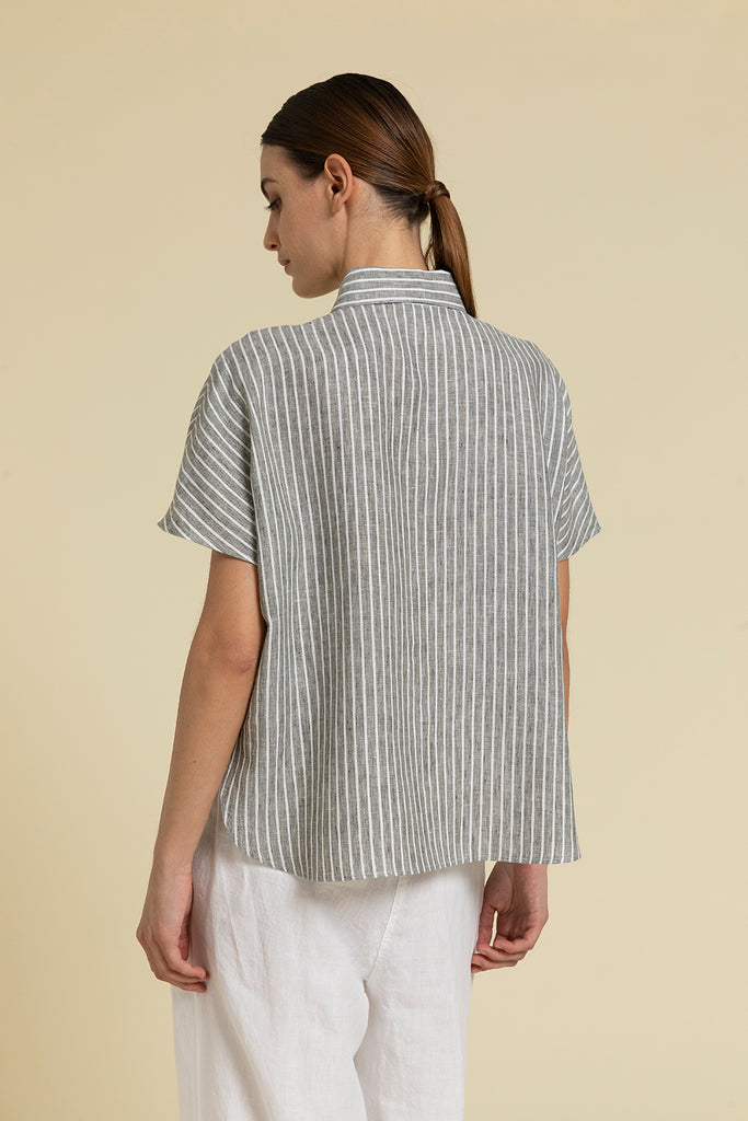 Relaxed kimono shirt in light striped pure linen  