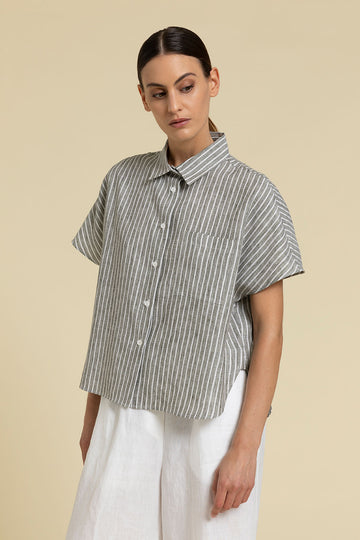 Relaxed kimono shirt in light striped pure linen  