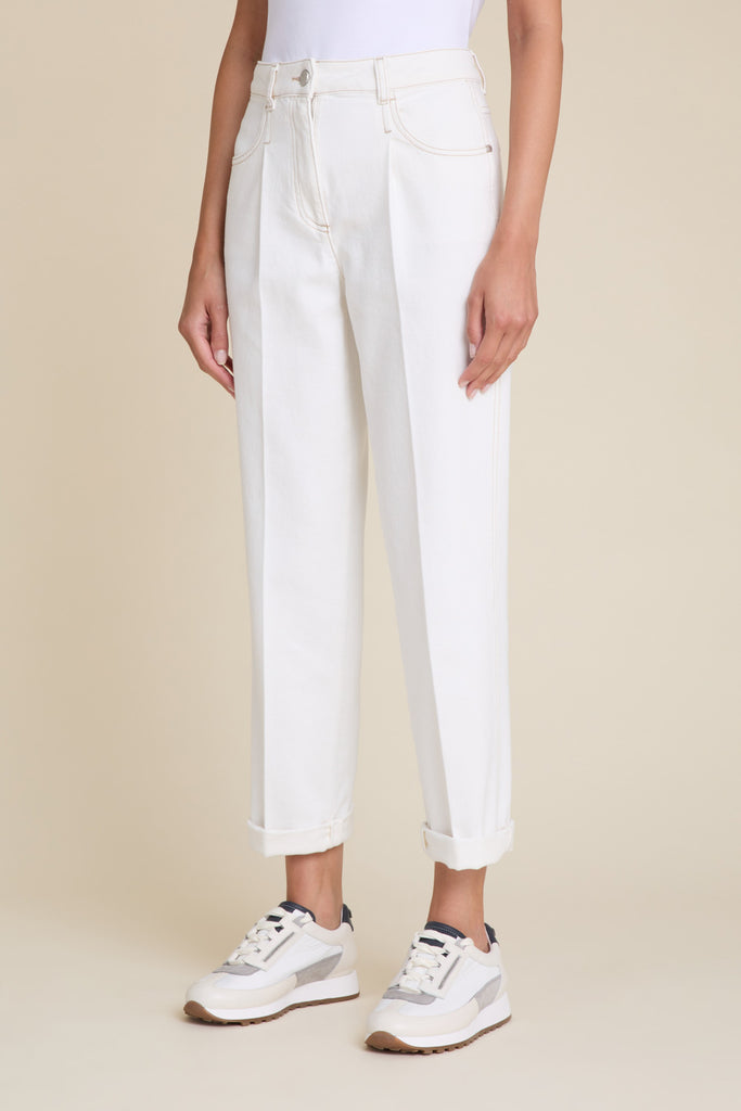 Carrot jeans with pleats in soft ecru cotton drill  