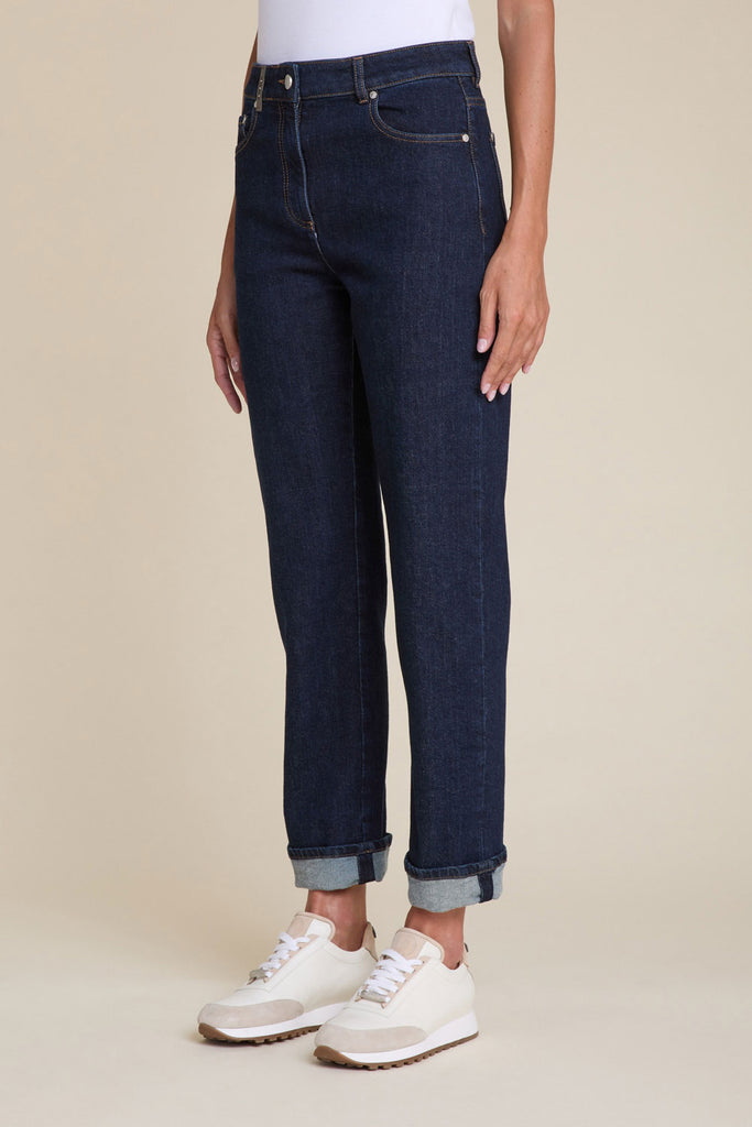 Straight turn-up jeans in authentic rinse washed comfort denim  