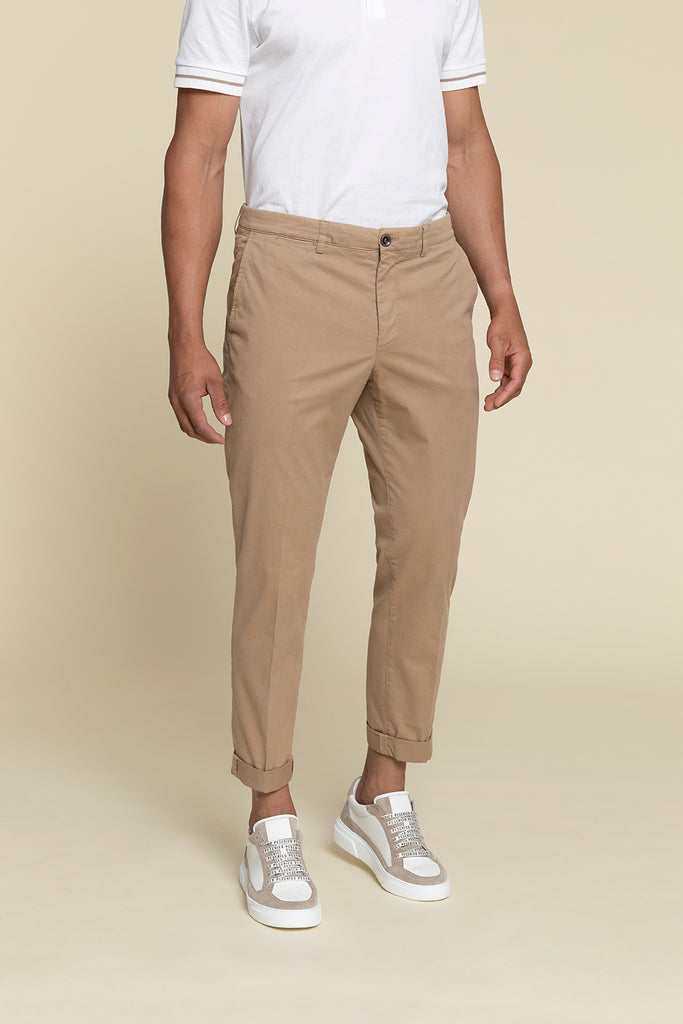 GARMENT-DYED CHINOS IN STRETCH COTTON GABARDINE  