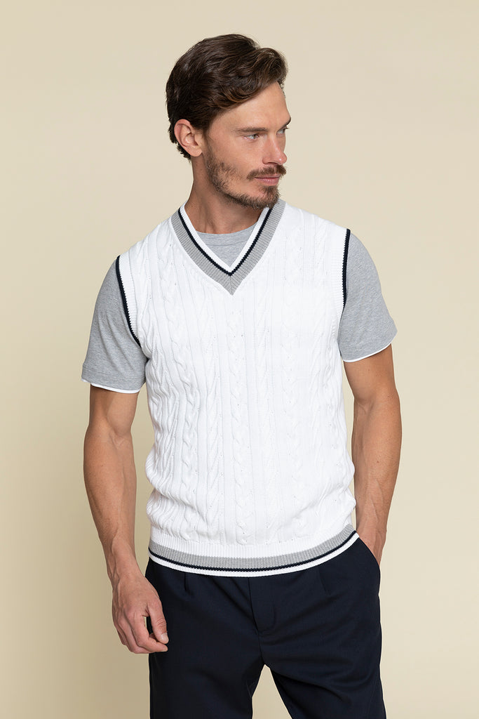 PURE COTTON YARN GILET KNITTED IN CABLE STITCH  