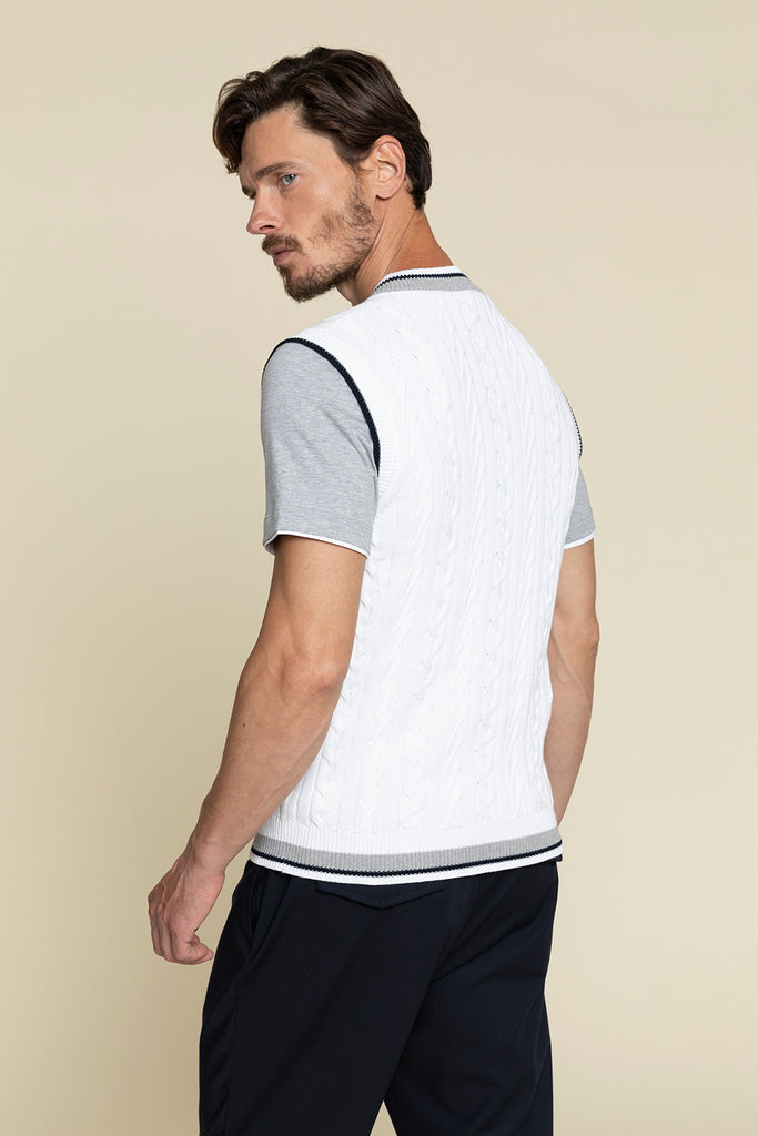 PURE COTTON YARN GILET KNITTED IN CABLE STITCH  