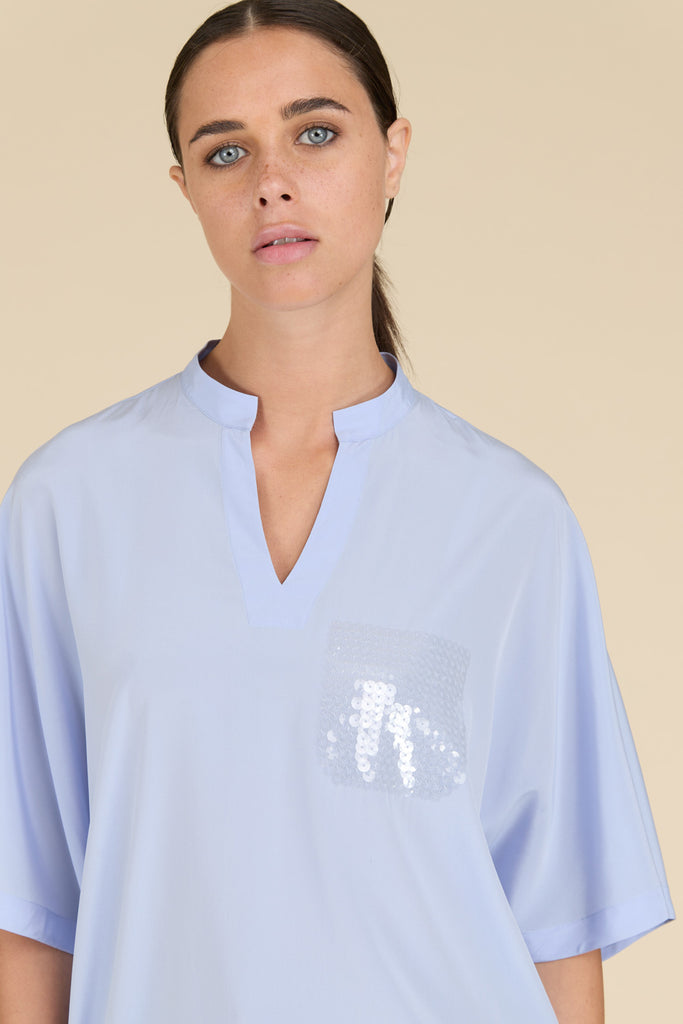 Wide shirt in silk crepe di chine with drawstring hem and Watery embroidery  
