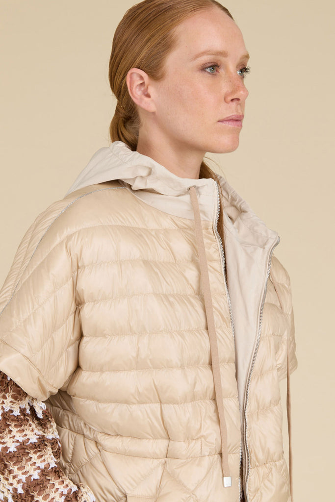 Reversible gilet with light goosedown Double Padding  in ultralight nylon paired with matte taffeta  