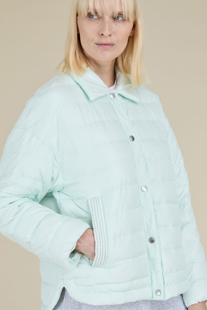 Oveshirt in soft peachskin microfibre with light goosedown fill  